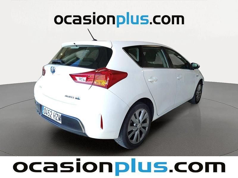 Usado Toyota Auris Hybrid Active 136 CV (100 kW) 2014 Blanco Utilitario