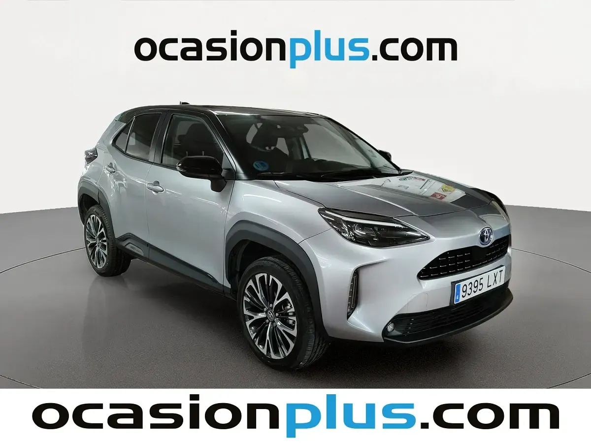 Usado Toyota Yaris Hybrid Style 116 CV (85 kW) 2022 Gris SUV