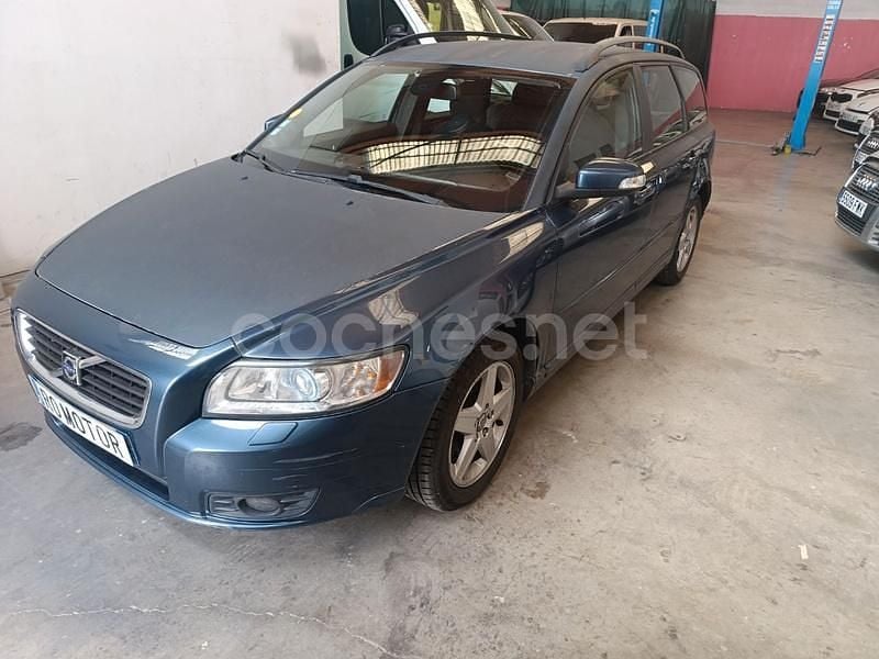 Azul Usado 2009 Volvo V50 Summum Familiar | 4500 € (Precio justo) - Imagen 1/4