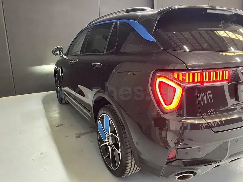 Usado Lynk & Co 01 261 CV (191 kW) 2022 Negro SUV