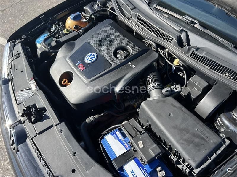 Usado VW Golf IV Highline 115 CV (84 kW) 2000 Negro Familiar