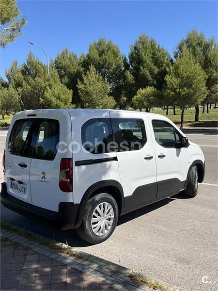Usado Peugeot Rifter Access 100 CV (73 kW) 2020 Blanco Monovolumen