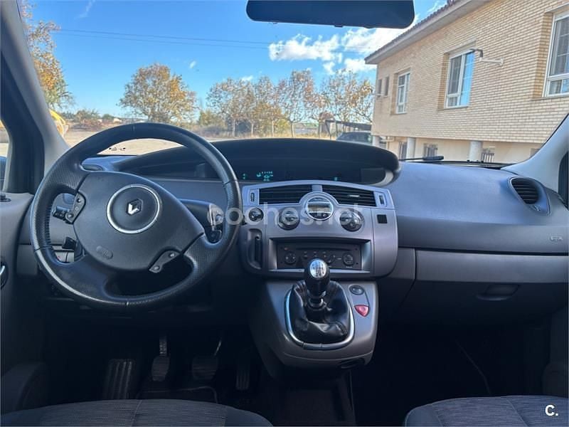 Usado Renault Grand Scénic II Dynamique 105 CV (77 kW) 2008 Azul Monovolumen