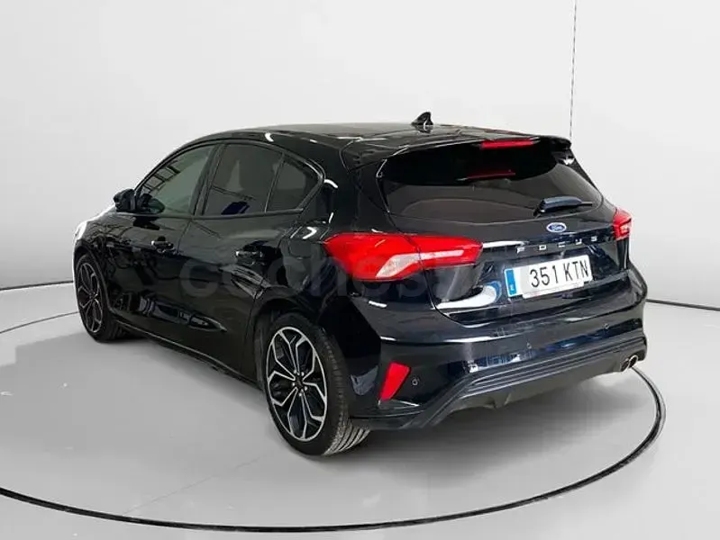 Usado Ford Focus ST-Line 125 CV (91 kW) 2019 Negro Berlina