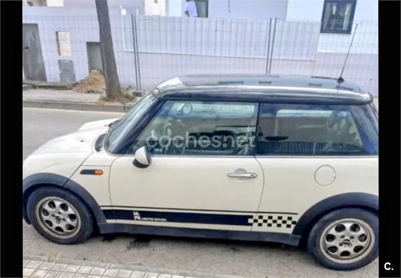 Usado Mini Cooper 115 CV (84 kW) 2003 Blanco Utilitario