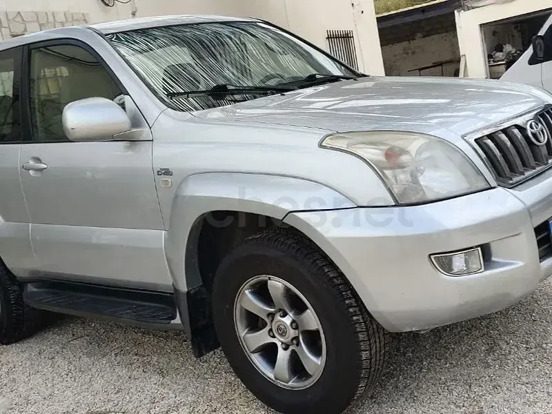 Usado Toyota Land Cruiser 173 CV (127 kW) 2008 Gris / plata SUV