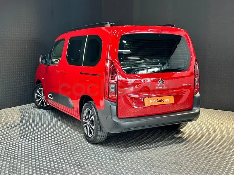 Usado Citroën Berlingo Feel 100 CV (73 kW) 2019 Rojo Monovolumen