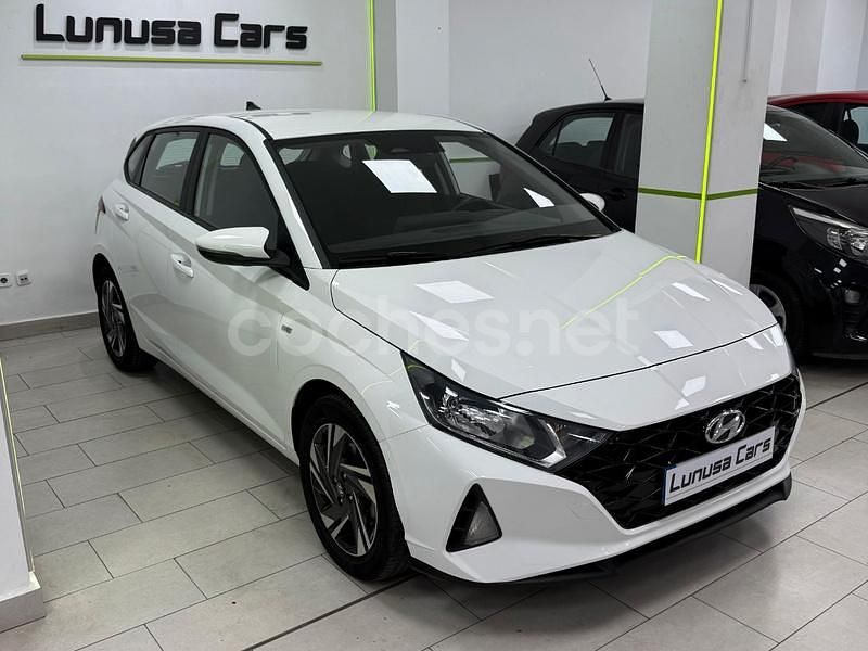 Usado Hyundai i20 100 CV (73 kW) 2022 Blanco Berlina