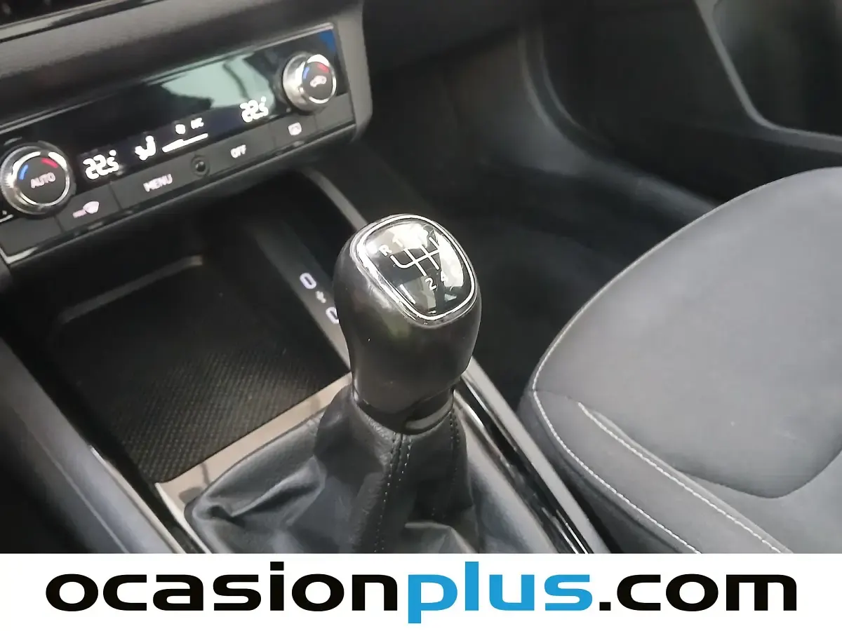 Usado Skoda Kamiq Sport 115 CV (84 kW) 2020 Azul SUV