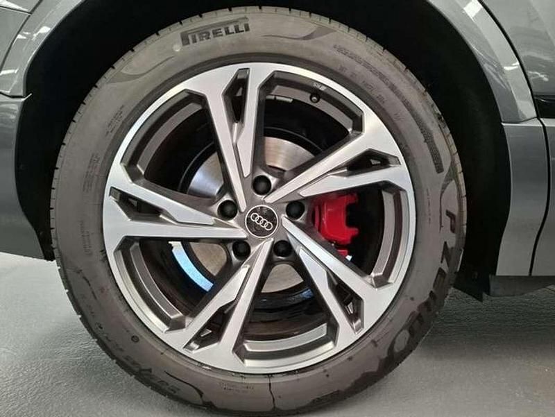 Usado Audi e-tron S-Line 225 kW (306 CV) 2024 Gris SUV