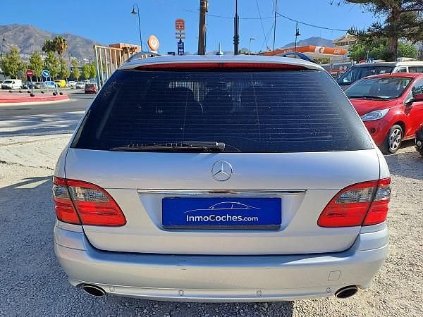 Usado Mercedes E280 190 CV (139 kW) 2007 Gris Familiar