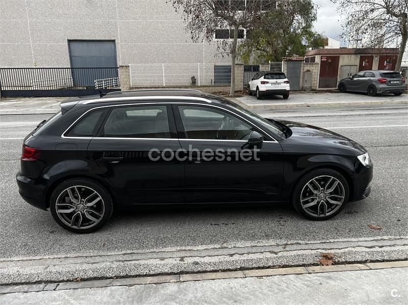 Usado Audi A3 Ambition 105 CV (77 kW) 2014 Negro Berlina