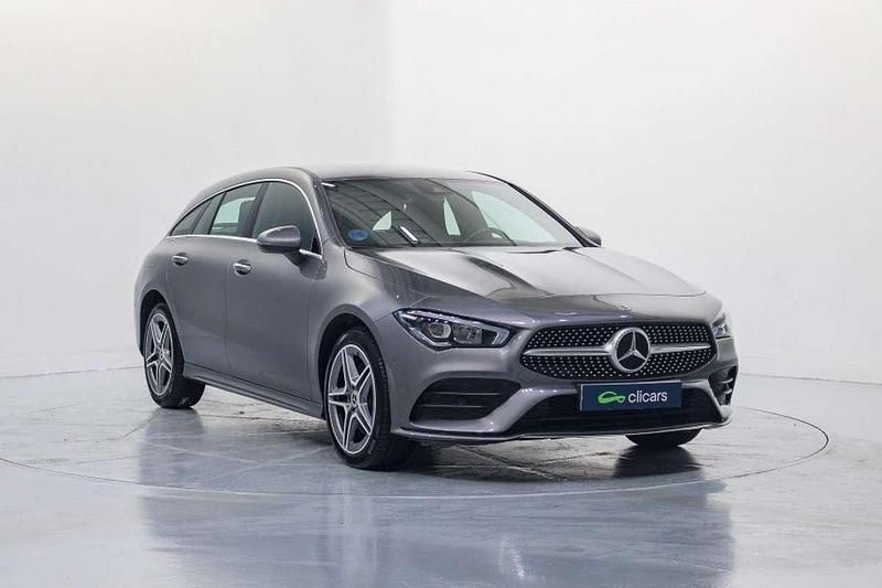 Usado Mercedes CLA200 Shooting Brake 163 CV (119 kW) 2022 Gris Familiar