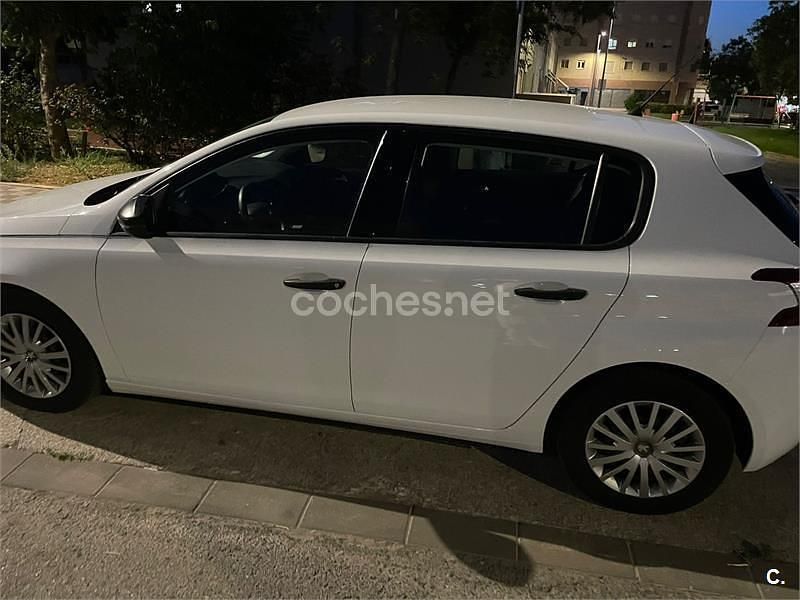 Usado Peugeot 308 Style 100 CV (73 kW) 2017 Blanco Berlina