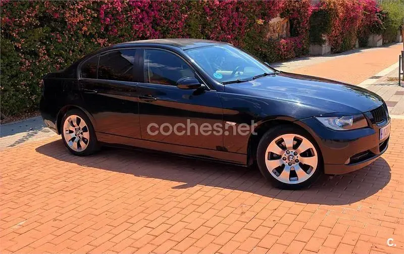 Usado BMW 318 129 CV (94 kW) 2008 Negro Familiar