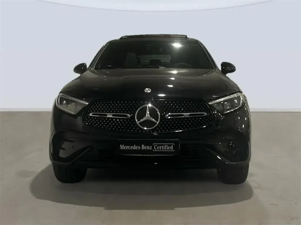 Usado Mercedes GLC300e 333 CV (244 kW) 2025 Negro obsidiana SUV