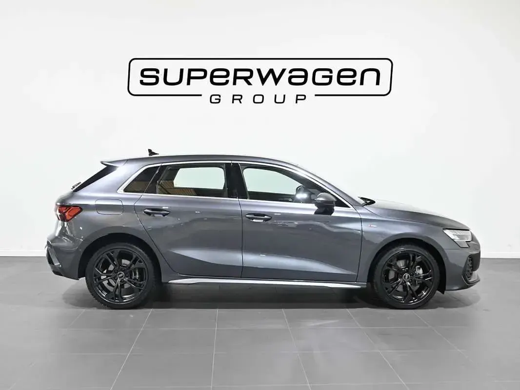 Usado Audi A3 Sportback e-tron Comfort 204 CV (150 kW) 2025 Gris Utilitario