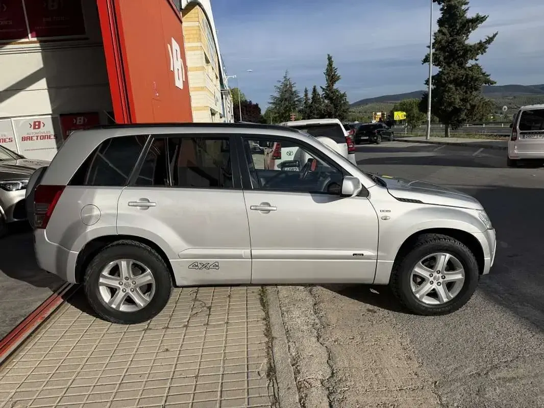 Usado Suzuki Grand Vitara 129 CV (94 kW) 2006 Gris SUV