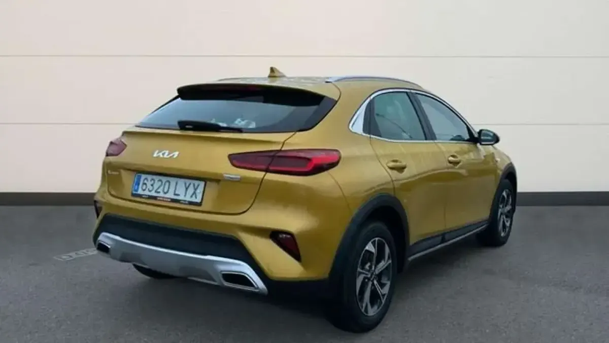 Usado Kia XCeed 160 CV (117 kW) 2022 Amarillo SUV
