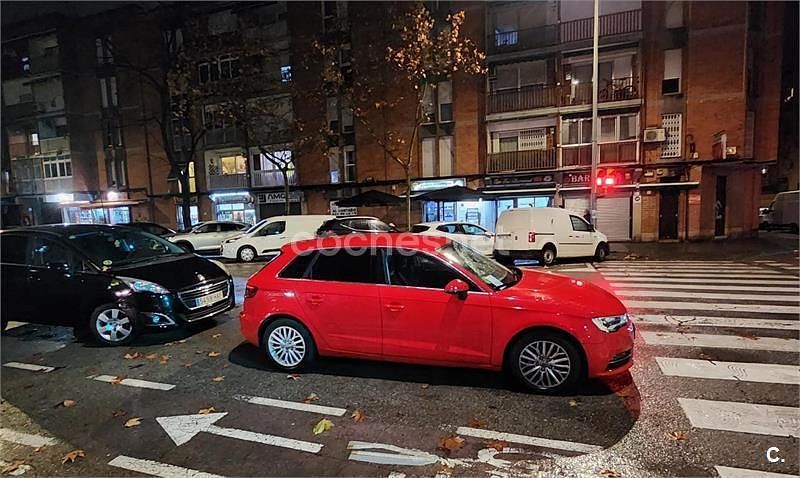Usado Audi A3 Attraction 150 CV (110 kW) 2013 Rojo Berlina