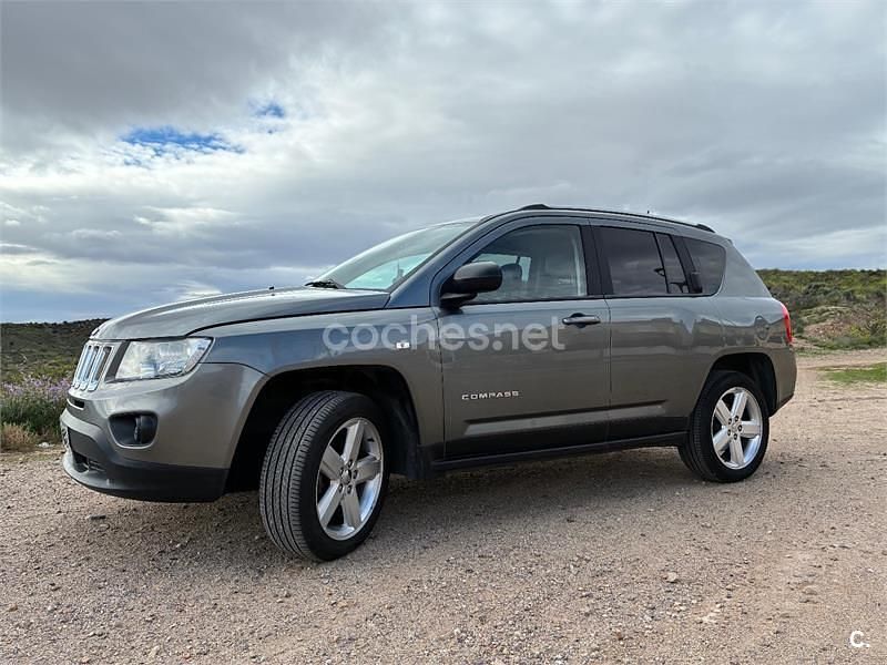 Usado Jeep Compass Limited 163 CV (119 kW) 2013 Gris / plata SUV