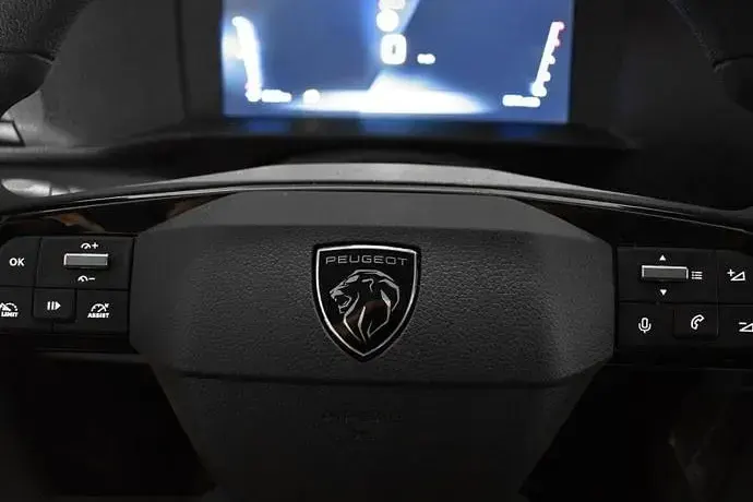 Używany Peugeot Expert 145 KM (106 kW) 2024 Van