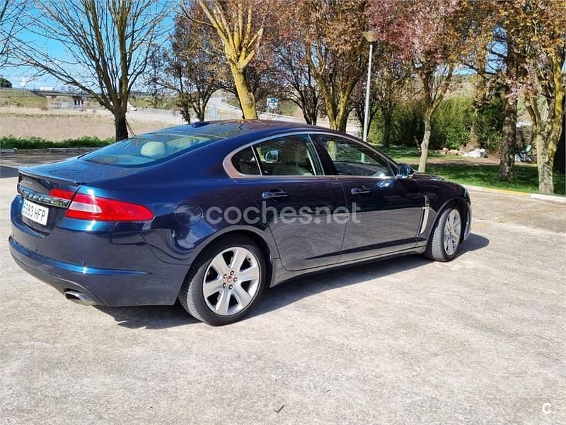 Usado Jaguar XF Luxury 211 CV (155 kW) 2011 Azul Berlina