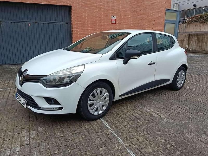 Usado Renault Clio IV Business 75 CV (55 kW) 2017 Blanco Utilitario