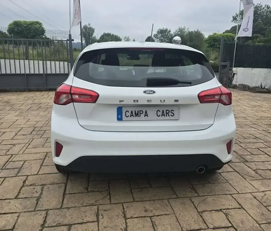 Usado Ford Focus Trend+ 120 CV (88 kW) 2020 Blanco Utilitario