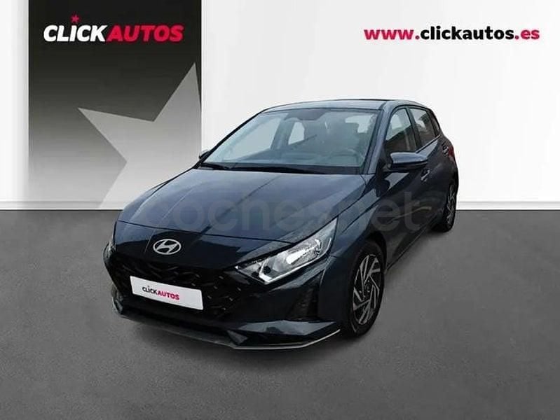 Gris / plata Usado 2025 Hyundai i20 Berlina | 19.500 € (Precio justo) - Imagen 1/4