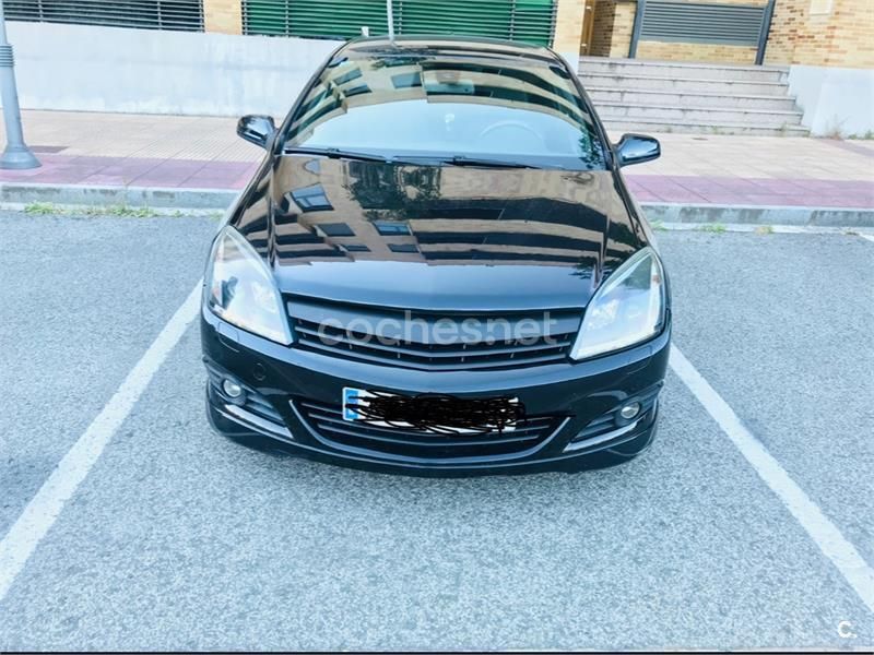 Negro Usado 2006 Opel Astra GTC Sport Berlina | 3050 € (Buen precio) - Imagen 1/4