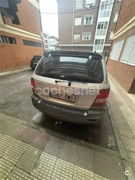 Usado Kia Sorento 140 CV (102 kW) 2006 Gris / plata SUV