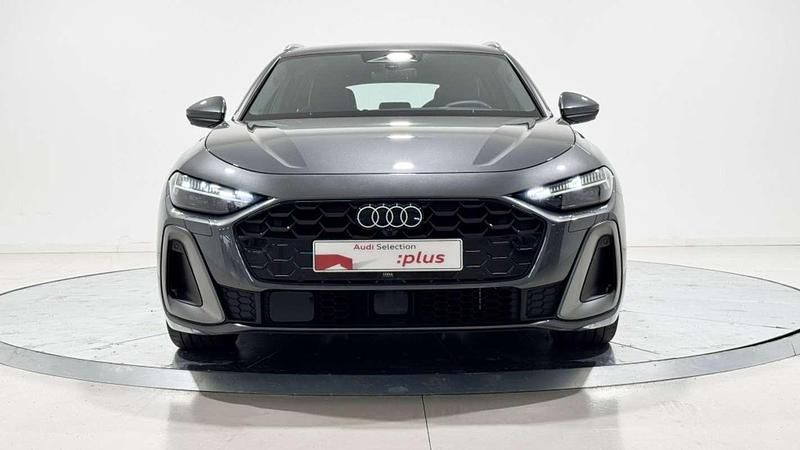 Usado Audi A5 204 CV (150 kW) 2024 Gris Familiar