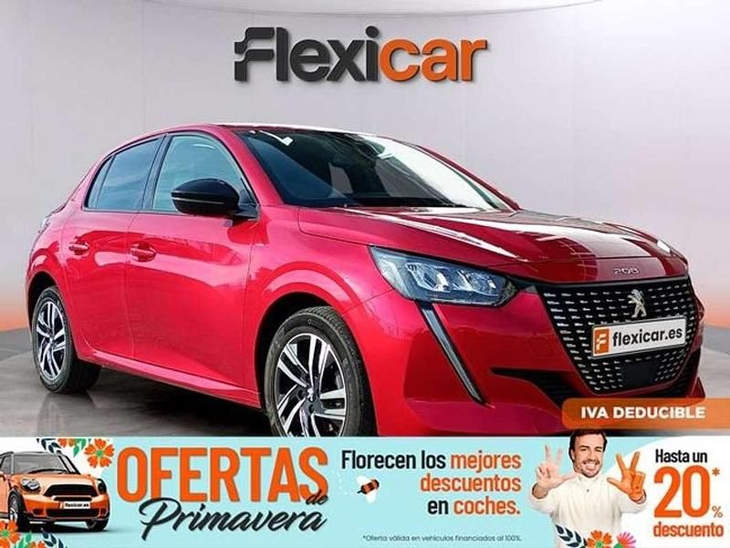 Usado Peugeot 208 Active 102 CV (75 kW) 2022 Rojo Utilitario