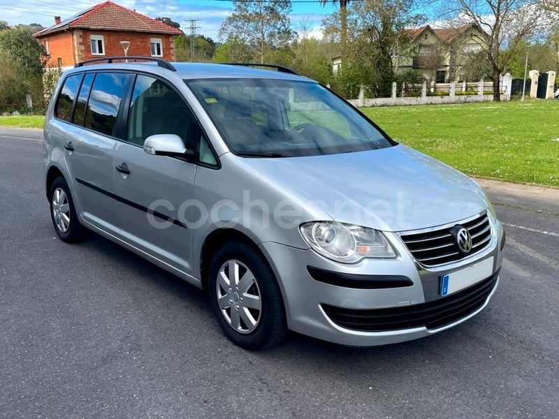 Gris / plata Usado 2008 VW Touran Edition Monovolumen | 5999 € (Buen precio) - Imagen 1/4