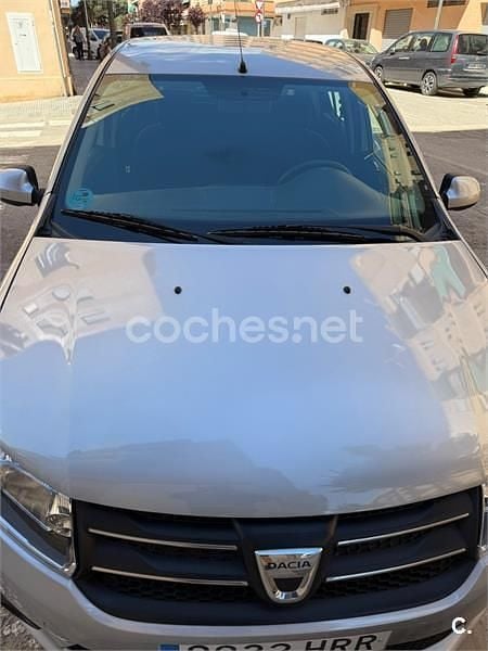 Usado Dacia Sandero Lauréate 75 CV (55 kW) 2013 Gris / plata Berlina