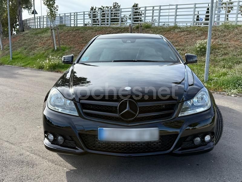 Usado Mercedes C180 156 CV (114 kW) 2011 Negro Coupe