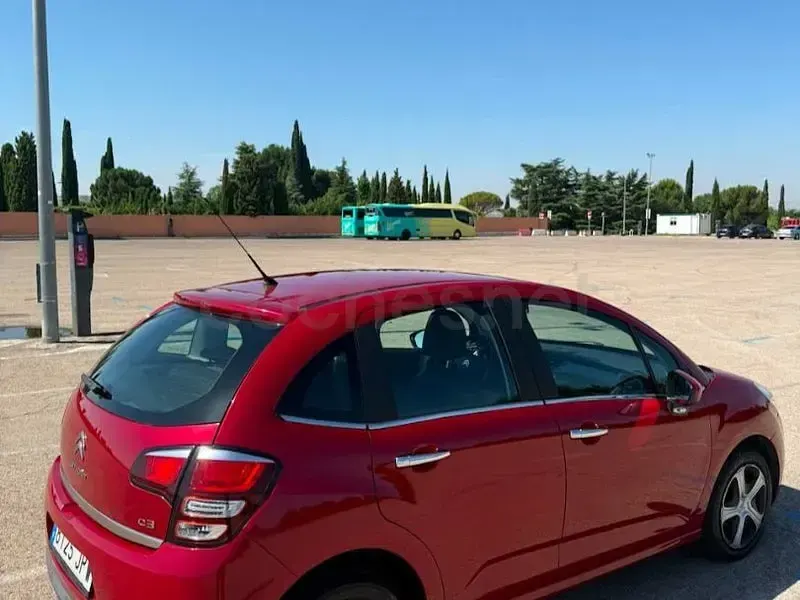 Usado Citroën C3 Live 75 CV (55 kW) 2016 Rojo Berlina
