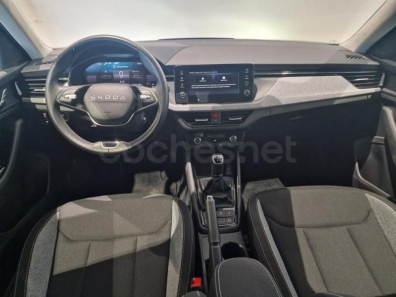 Usado Skoda Kamiq Selection 115 CV (84 kW) 2025 Azul SUV