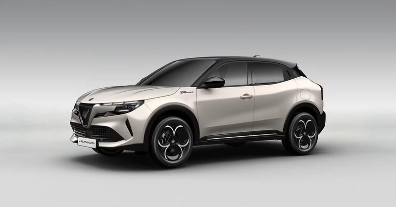 Nuevo Alfa Romeo Junior Edizione Speciale 145 CV (106 kW) 2026 Gris SUV