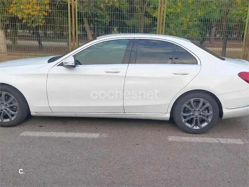 Usado Mercedes C220 170 CV (125 kW) 2014 Blanco Berlina