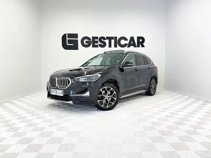 Usado BMW X1 Comfort Edition 150 CV (110 kW) 2020 Negro SUV