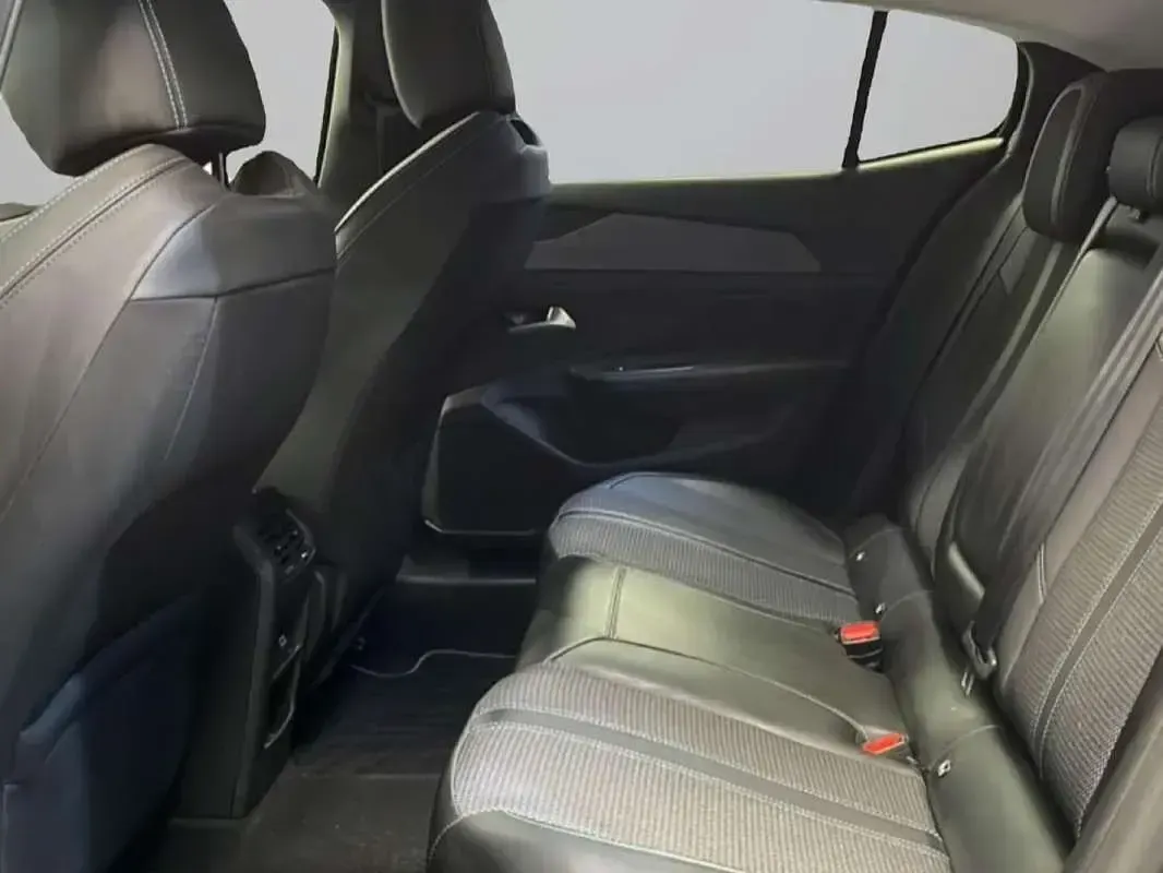 Usado Peugeot 408 Allure 145 CV (106 kW) 2025 Blanco SUV