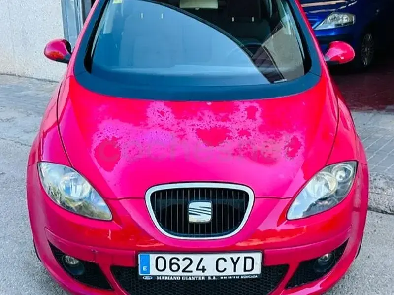 Usado Seat Altea Reference 105 CV (77 kW) 2004 Rojo Monovolumen