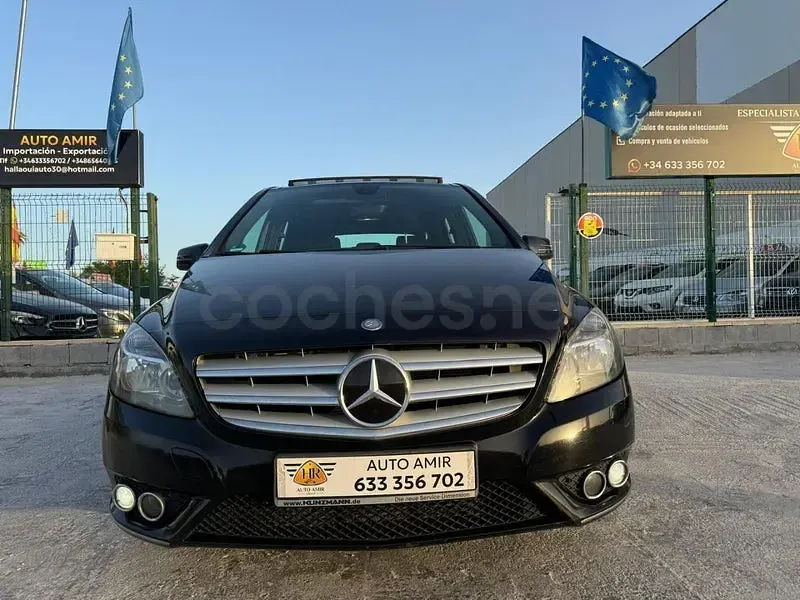 Usado Mercedes B200 136 CV (100 kW) 2015 Negro Utilitario