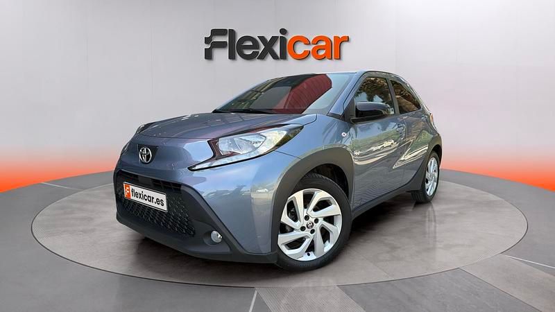 Usado Toyota Aygo X 72 CV (52 kW) 2024 Gris SUV