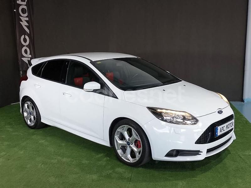 Blanco Usado 2014 Ford Focus ST Berlina | 14.700 € - Imagen 1/4