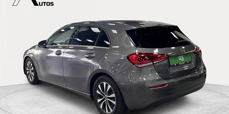 Usado Mercedes A180 116 CV (85 kW) 2020 Gris