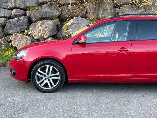 Usado VW Golf VI Advance 105 CV (77 kW) 2010 Rojo Utilitario