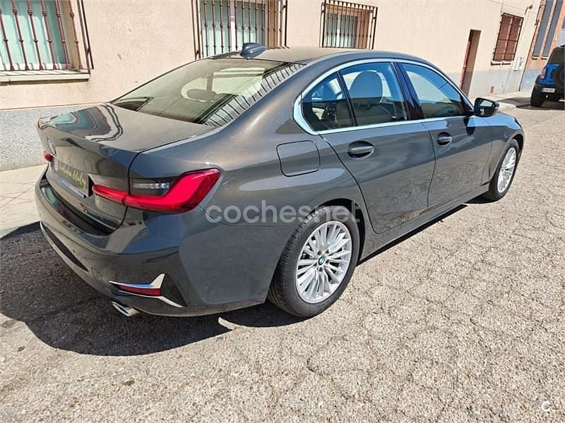 Usado BMW 330 Luxury Line 252 CV (185 kW) 2019 Gris / plata Berlina